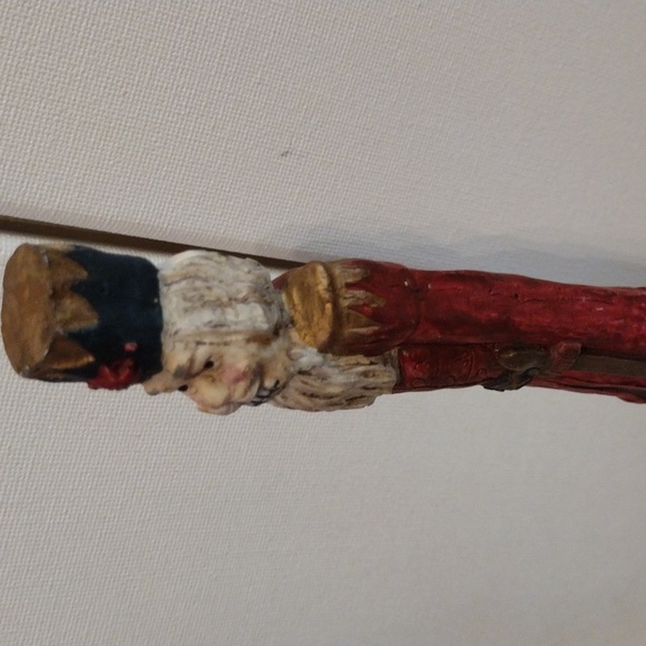 Beautiful nutcracker statue. - Picture 8 of 13